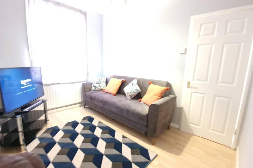 Holiday home Bella Place - Comfy 3 Bedroom House By Bellaliving Luton (Bedfordshire)